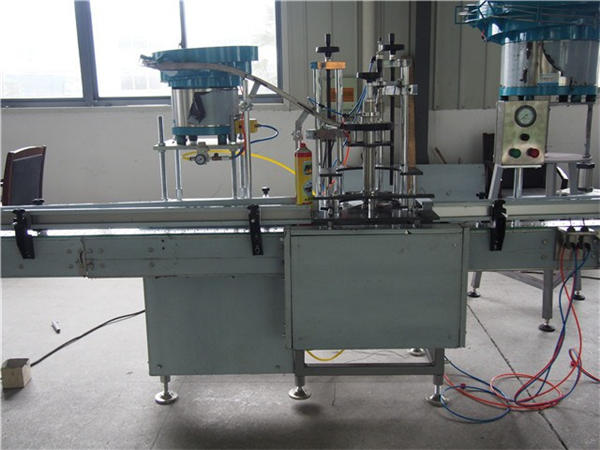 Máy làm đầy nước vệ sinh 24 đầu