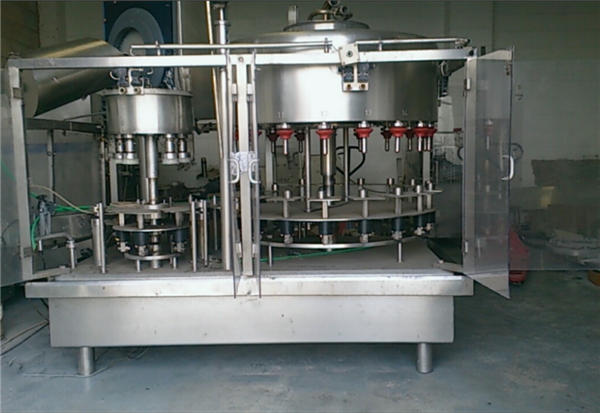 Máy làm đầy chai nước hoa áp suất âm 10 đầu